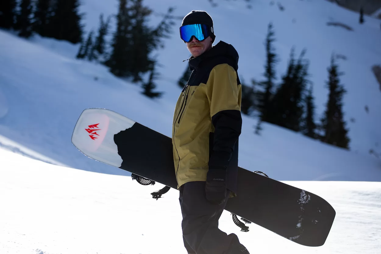 Jones Aviator 2.0 Snowboard Featuring Koroyd Core | Koroyd